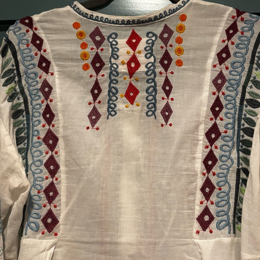 Johnny Was White Tunic with Multicolor Embroidery - Picture 3 of 3